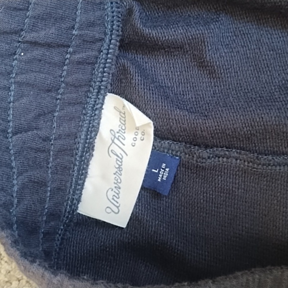 Universal Thread Shorts - Picture 2 of 3